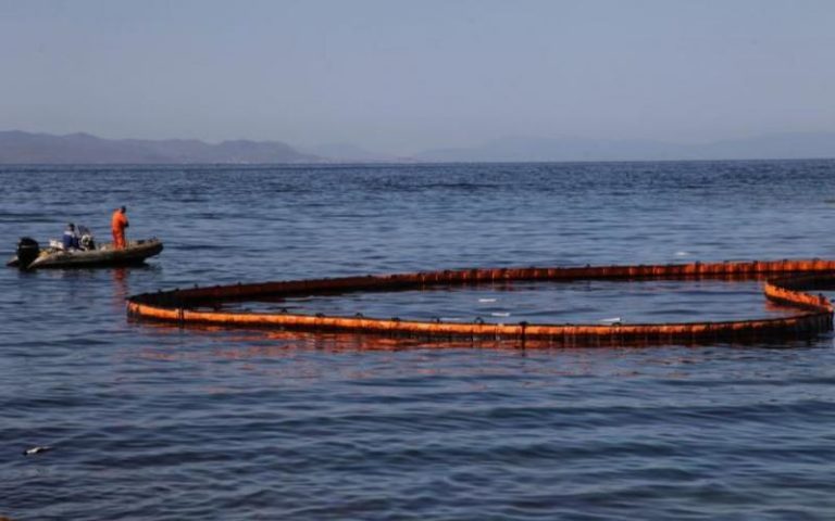 Ρύπανση από πετρέλαια στο αλιευτικό καταφύγιο Ν. Μουδανίων