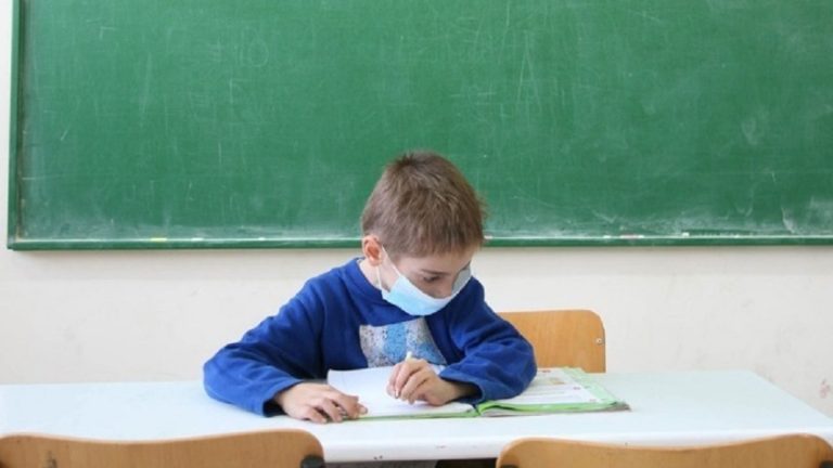Υπ. Παιδείας: Οδηγίες κατά της εξάπλωσης του ιού της γρίπης στα σχολεία