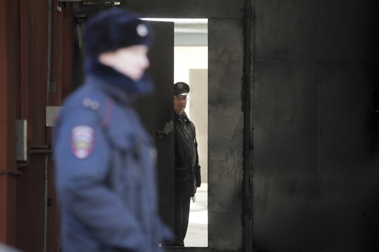 Απειλές για βόμβα προκαλούν πανικό στη Ρωσία