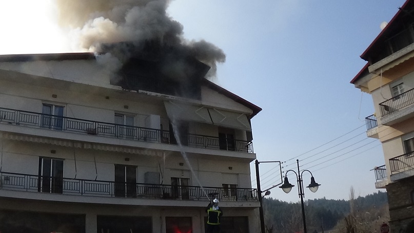 Γρεβενά: Πυρκαγιά σε πολυκατοικία