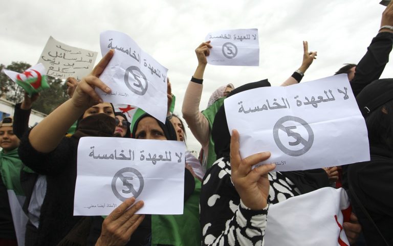 Συνεχίζονται οι διαδηλώσεις κατά του προέδρου Μπουτεφλίκα στην Αλγερία
