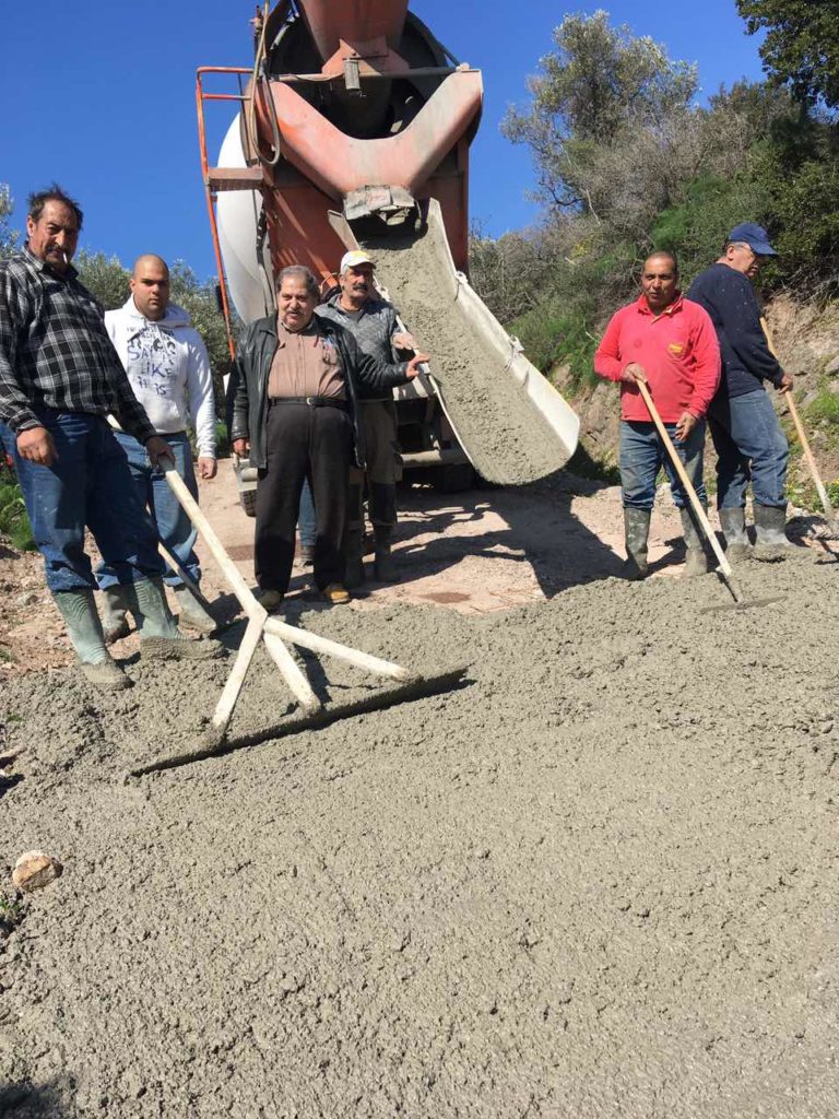 Εργασίες διαμόρφωσης αγροτικού δρόμου προς την παραλία «Φερόγια»