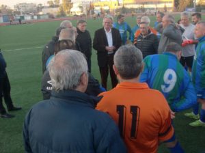 Οι παλαίμαχοι ποδοσφαιριστές τίμησαν το Μπλόκο της Καλογρέζας