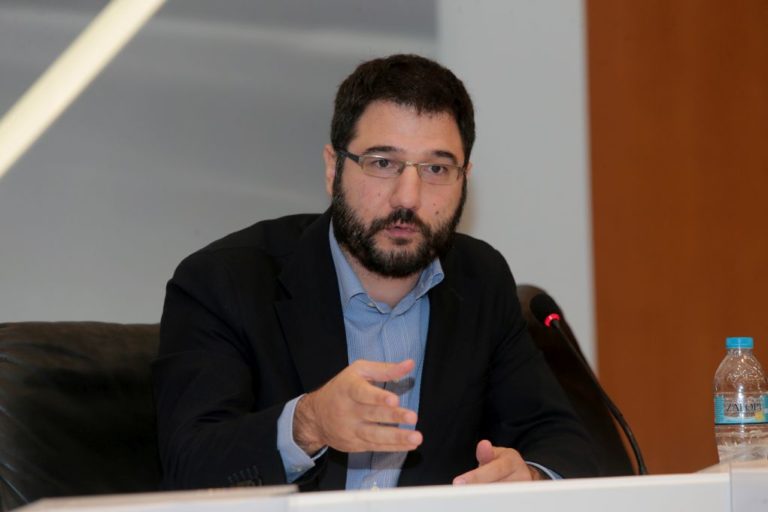 Ηλιόπουλος: Πρέπει να συνεχίσει να λειτουργεί ο ραδιοφωνικός σταθμός Αθήνα 9,84 (audio)