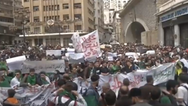 “Βελούδινο” πραξικόπημα στην Αλγερία