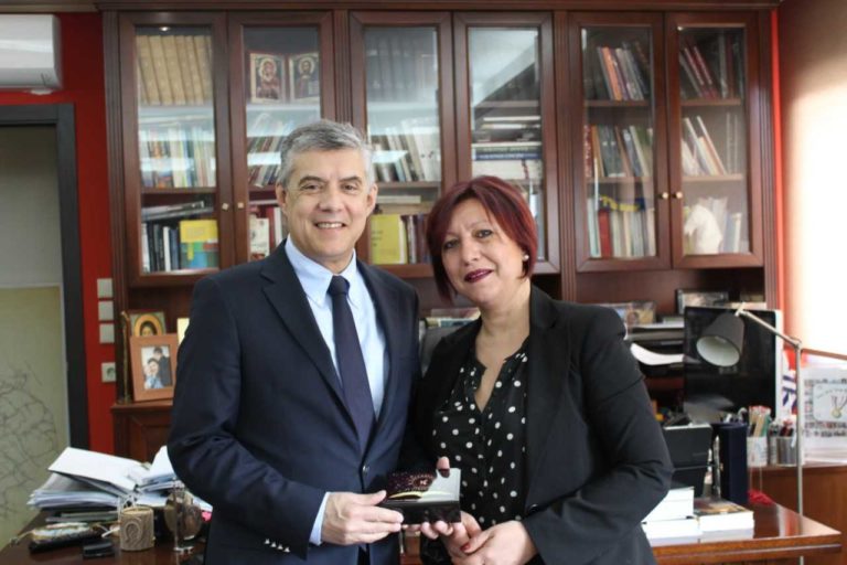 Συνάντηση Αγοραστού με την πρόεδρο Μικρασιατών Λάρισας