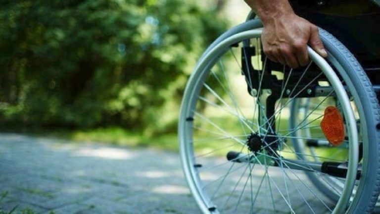 Σήμερα καταβάλλονται τα προνοιακά αναπηρικά επιδόματα