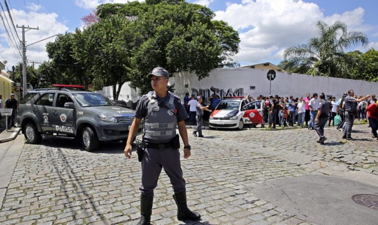 Μακελειό με δέκα νεκρούς σε δημοτικό σχολείο στη Βραζιλία (video)