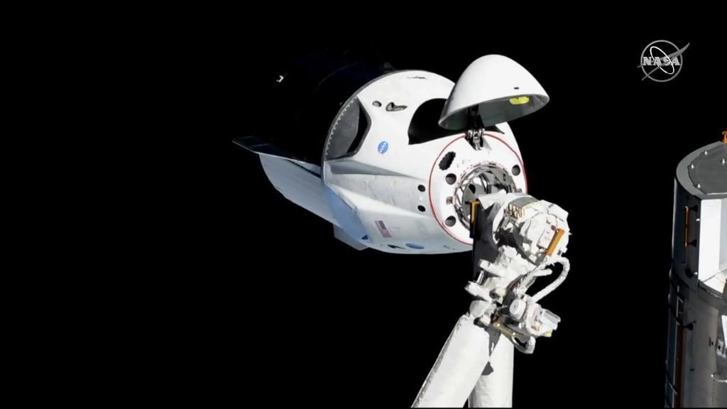 Η κάψουλα Crew Dragon της SpaceX βρίσκεται πλέον στο Διεθνή Διαστημικό Σταθμό