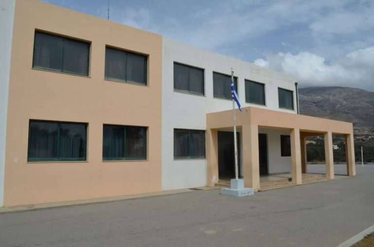 “Φιλοξενία” καλλιτεχνών στο 1ο Δημοτικό σχολείο Πλακιά