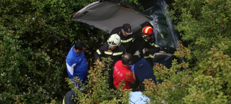 Ρέθυμνο: Ομαλά ολοκληρώθηκε η επιχείρηση διάσωσης μητέρας με τα δύο παιδιά της