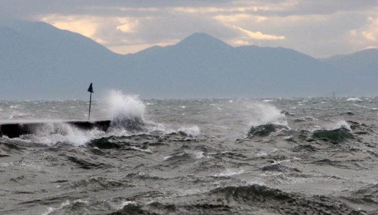 Θυελλώδεις άνεμοι αυξάνουν τον κίνδυνο εκδήλωσης πυρκαγιάς