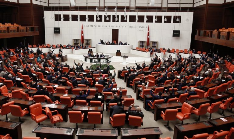 Τουρκία: “Ρατσιστές” στο Ευρωκοινοβούλιο λέει ο πρόεδρος της Εθνοσυνέλευσης