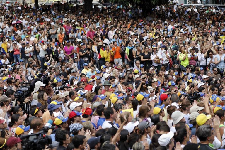 Βενεζουέλα: Διαδηλώσεις εν μέσω της γενικής βλάβης στο ηλεκτρικό