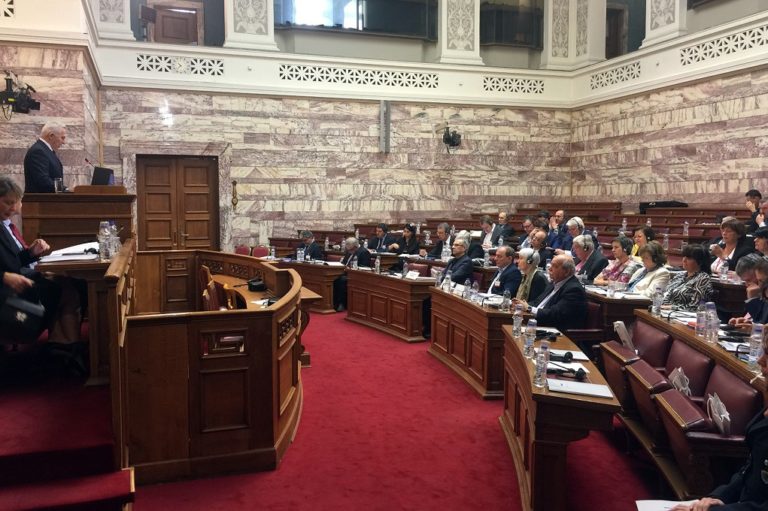 Πρόκληση από Τούρκο βουλευτή στο ελληνικό κοινοβούλιο για τις γεωτρήσεις-Απάντηση Χ. Καραγιαννίδη (video)