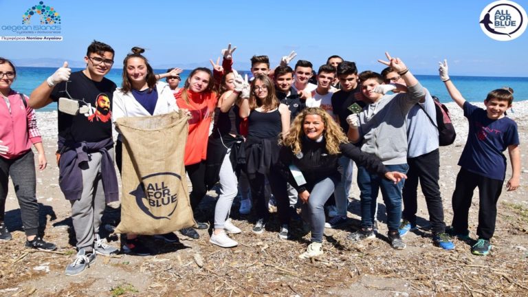 Keep Aegaen Blue-223 κιλά σκουπίδια έβγαλαν μαθητές και δύτες από παραλία της Κρεμαστής