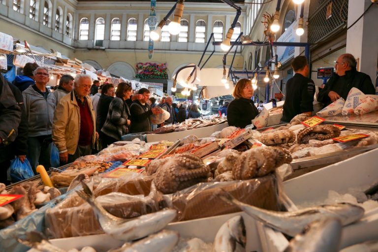 Ανοικτές οι αγορές σε Ρέντη και Βαρβάκειο-Συμβουλές ΕΦΕΤ για τα σαρακοστιανά (video)