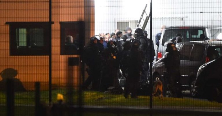 Γαλλία: “Τρομοκρατικό” συμβάν σε φυλακές υψίστης ασφαλείας- Νεκρή και τραυματίες