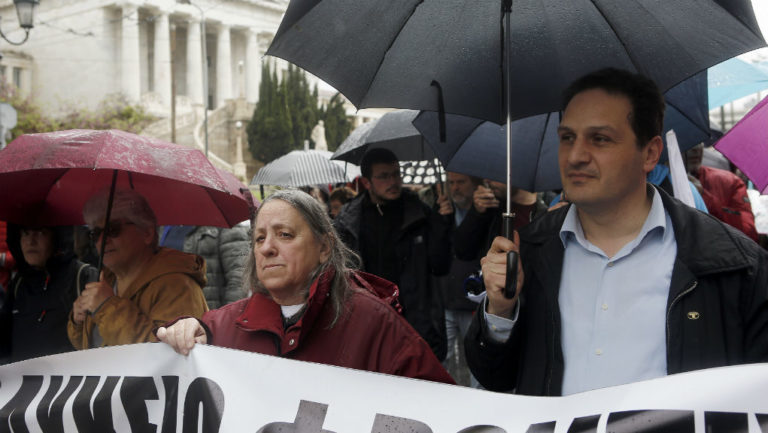 Απεργεί η ΟΛΜΕ – Συγκεντρώσεις των καθηγητών στην Αθήνα και τη Θεσσαλονίκη (video)
