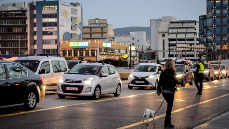 Σε εξέλιξη μια από τις μεγαλύτερες πασχαλινές εξόδους (video)