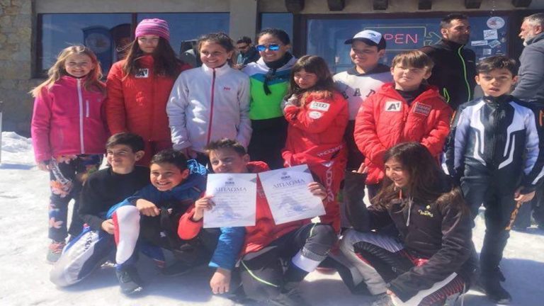 Ξεχώρισαν στη Βασιλίτσα οι μικροί χιονοδρόμοι το ΕΟΣ Βόλου