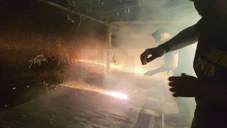 Ανάσταση με φαντασμαγορικό ρουκετοπόλεμο στο Βροντάδο Χίου