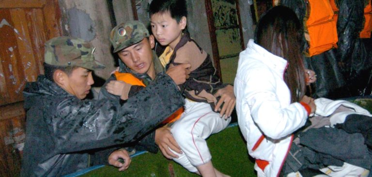 Ανεμοστρόβιλος παρέσυρε φουσκωτό παιχνίδι σκοτώνοντας 2 παιδιά στην Κίνα