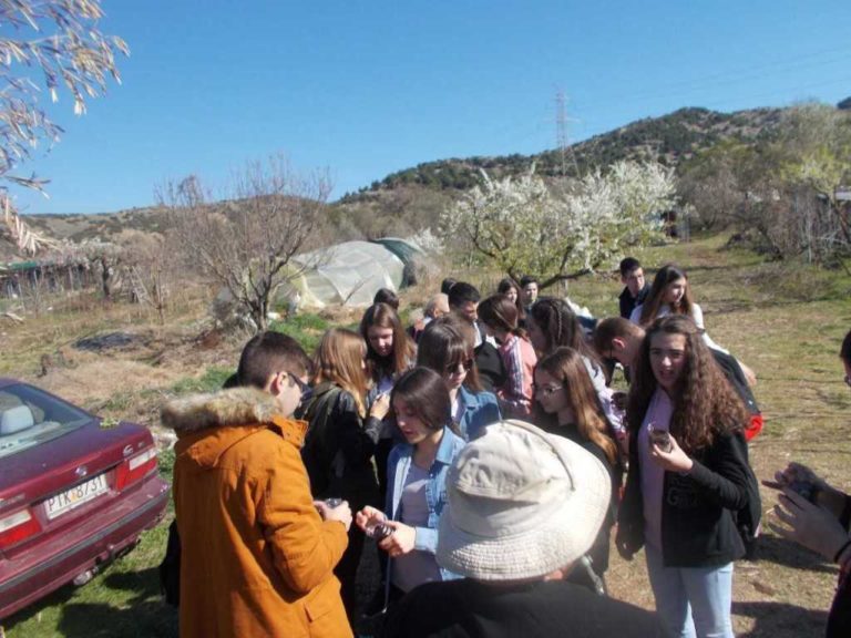 Επίσκεψη μαθητών-τριών σε παραδοσιακό μπαχτσέ