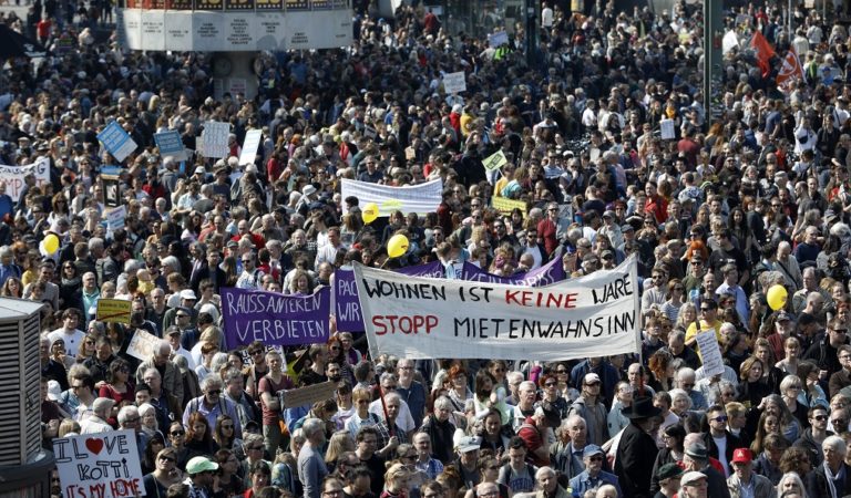 Στους δρόμους του Βερολίνου χιλιάδες άνθρωποι για «την τρέλα των ενοικίων»