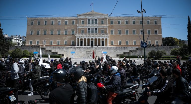 Απεργούν οι διανομείς: Μοτοπορείες σε Αθήνα & Θεσσαλονίκη-Νεφελούδης: Σύντομα νομοθετική ρύθμιση (video)