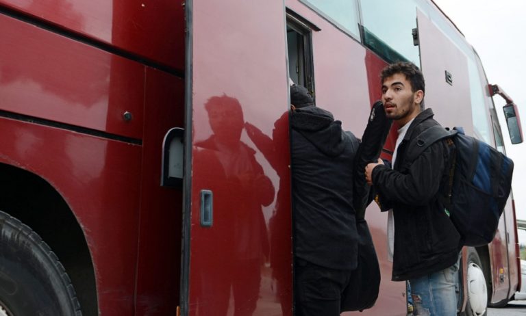 Έφυγαν οι περισσότεροι μετανάστες και πρόσφυγες από τον άτυπο καταυλισμό στα Διαβατά (video)