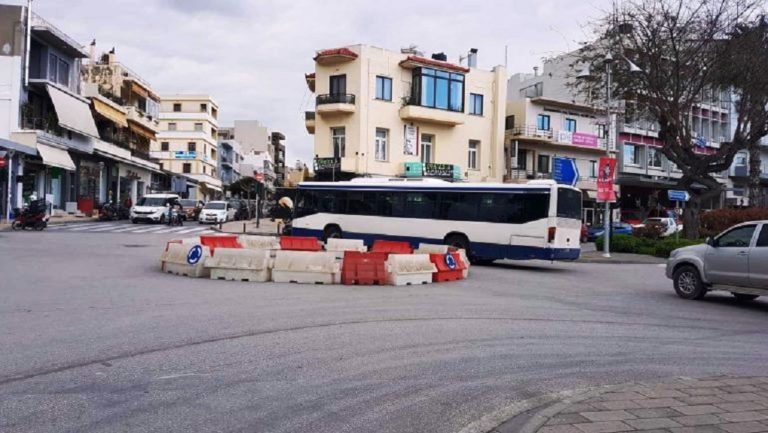 Κυκλικός κόμβος στην Όαση