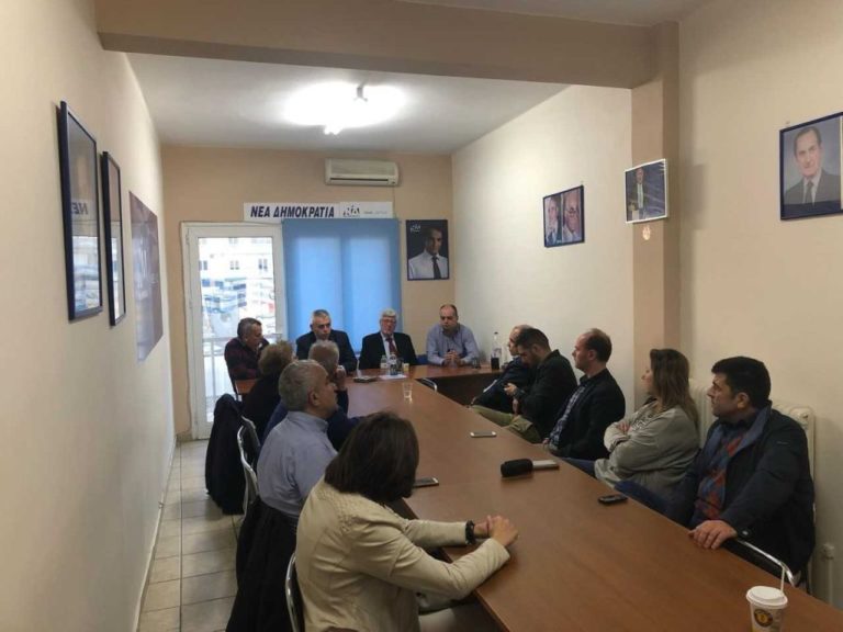 Επίσκεψη του Αλ. Μαλλιά στα γραφεία της ΝΔ Λάρισας