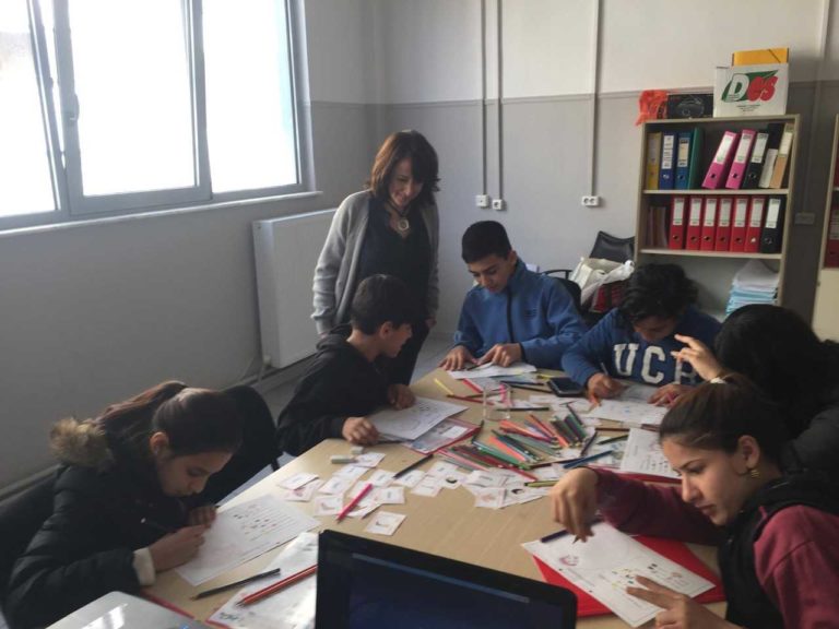 «Πανεπιστήμιο των Πολιτών» και μαθήματα αγγλικής γλώσσας για έφηβους πρόσφυγες