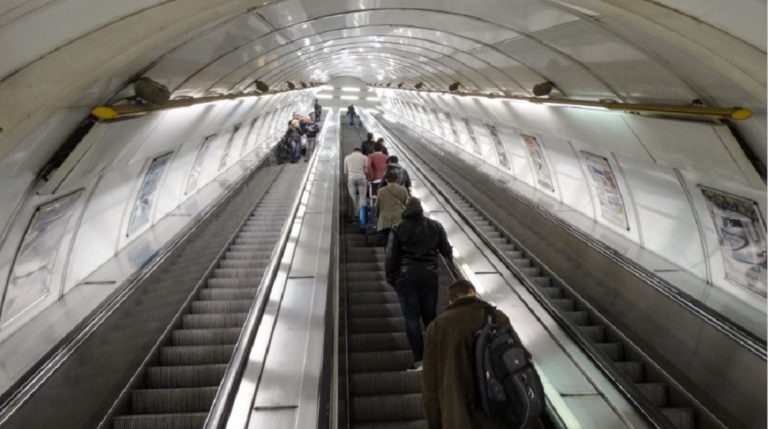 Ψηφιακές «πινακίδες» δίνουν χαρά σε όσους χρησιμοποιούν το μετρό της Στοκχόλμης