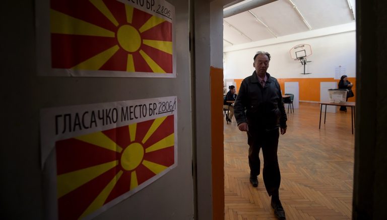 Βόρεια Μακεδονία: Κρίσιμες βουλευτικές εκλογές διεξάγονται την Τετάρτη