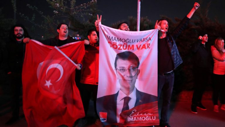 Τουρκία: Βαρύ “πλήγμα” για Ερντογάν στις δημοτικές εκλογές (video)