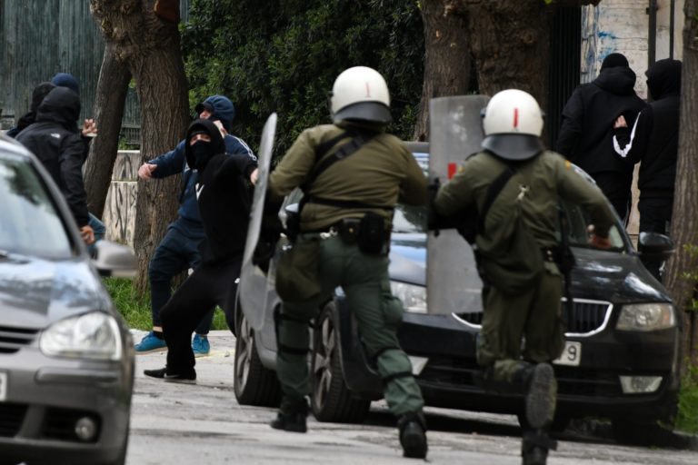 Ένταση στην περιοχή του Πολυτεχνείου (video)