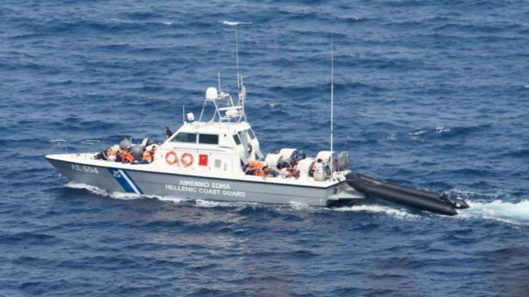 Καβάλα: Προσάραξε σκάφος στον κόλπο Ελευθερών