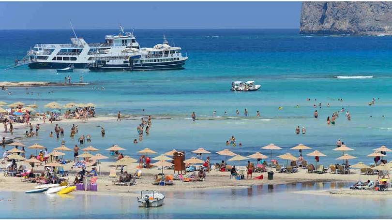 Οι Περιφέρειες Νοτίου Αιγαίου, Κρήτης και Αττικής συνεισφέρουν στο 65% των τουριστικών εσόδων της χώρας