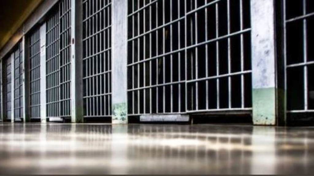 Τρίκαλα: Νεκρός από μαχαιριά 29χρονος κρατούμενος στις φυλακές (video)