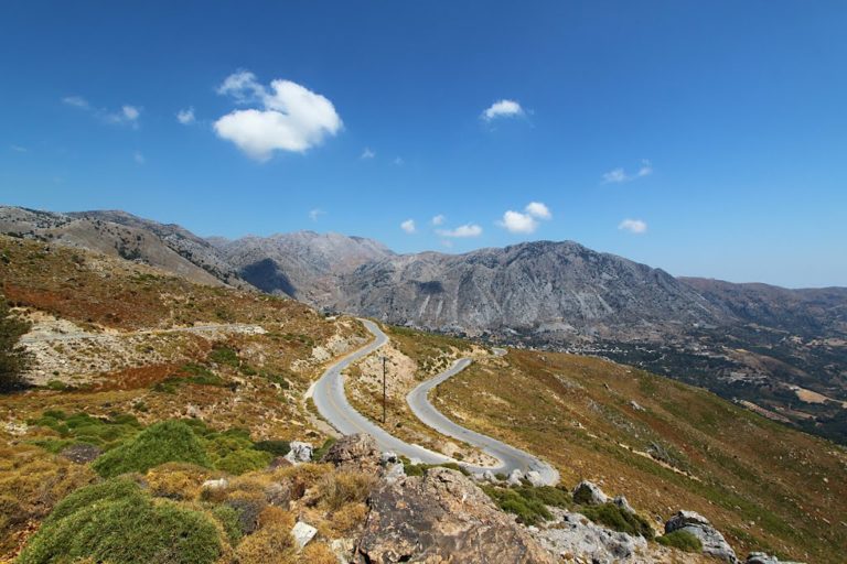 Ασή Γωνιά: Βραχοπτώσεις και εκκωφαντικός θόρυβος αναστατώνει τους κατοίκους