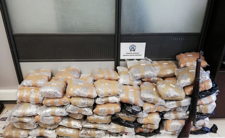 Συνελήφθησαν τρεις στον Τύρναβο με 100 κιλά χασίς