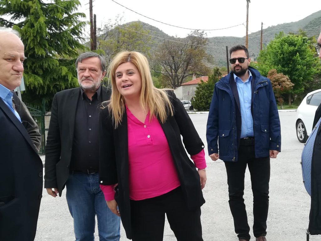 Πρέσπες: Από τα σύνορα ξεκίνησε την περιοδεία της η υπουργός Μακεδονίας Θράκης