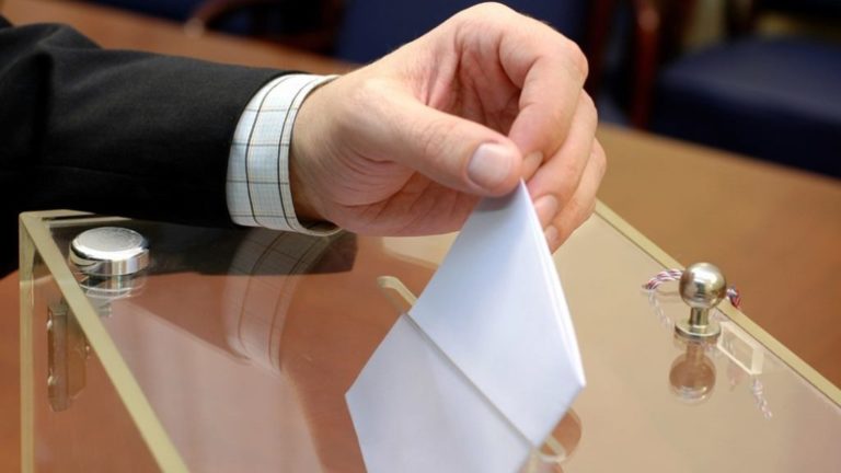 Xωρίς ιδιαίτερα προβλήματα άνοιξαν σήμερα οι κάλπες στη Μαγνησία