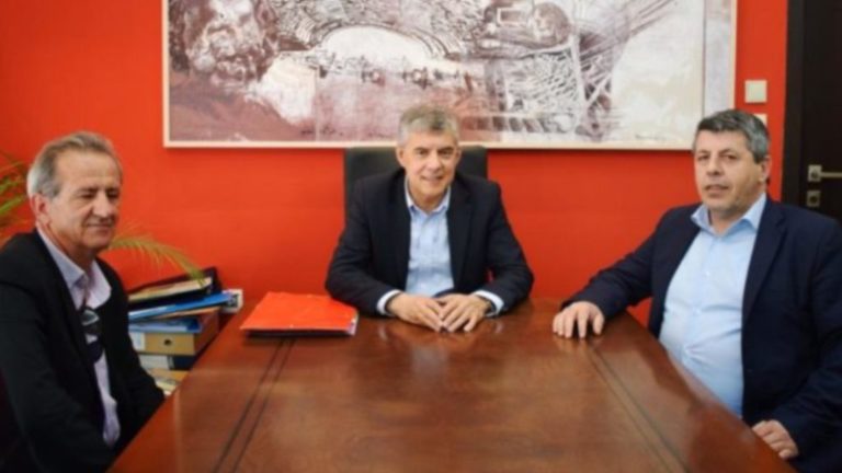 Δεσμεύσεις Αγοραστού για χρηματοδότηση υποδομών και αναπλάσεων στο νησί Τρίκερι