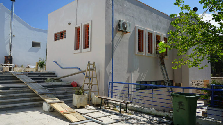 Συνεχίζονται οι εργασίες επισκευής και βελτίωσης στο Αθλητικό Κέντρο Χιλιαδούς