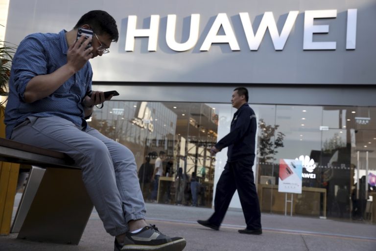 Τρίμηνη παράταση στις αμερικανικές εταιρείες για συναλλαγές με τη Huawei