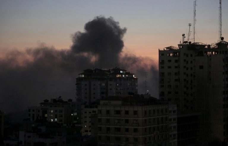Γάζα: Αεροπορικές επιδρομές σε αντίποινα επίθεσης με “μπαλόνια”