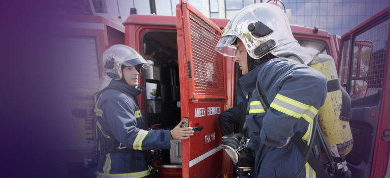 Χανιά: Φωτιά σε επιχείρηση επιγραφών
